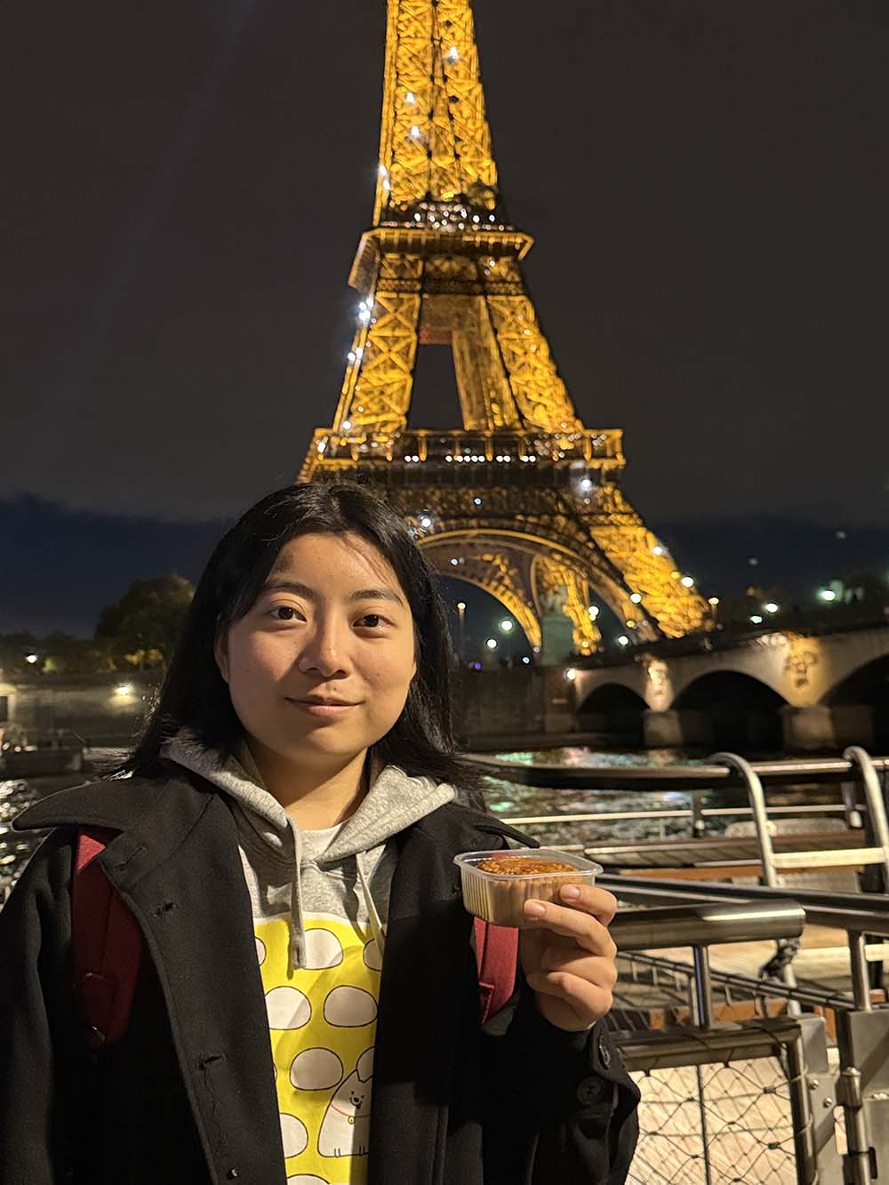 WENXIN 在巴黎街头的近照